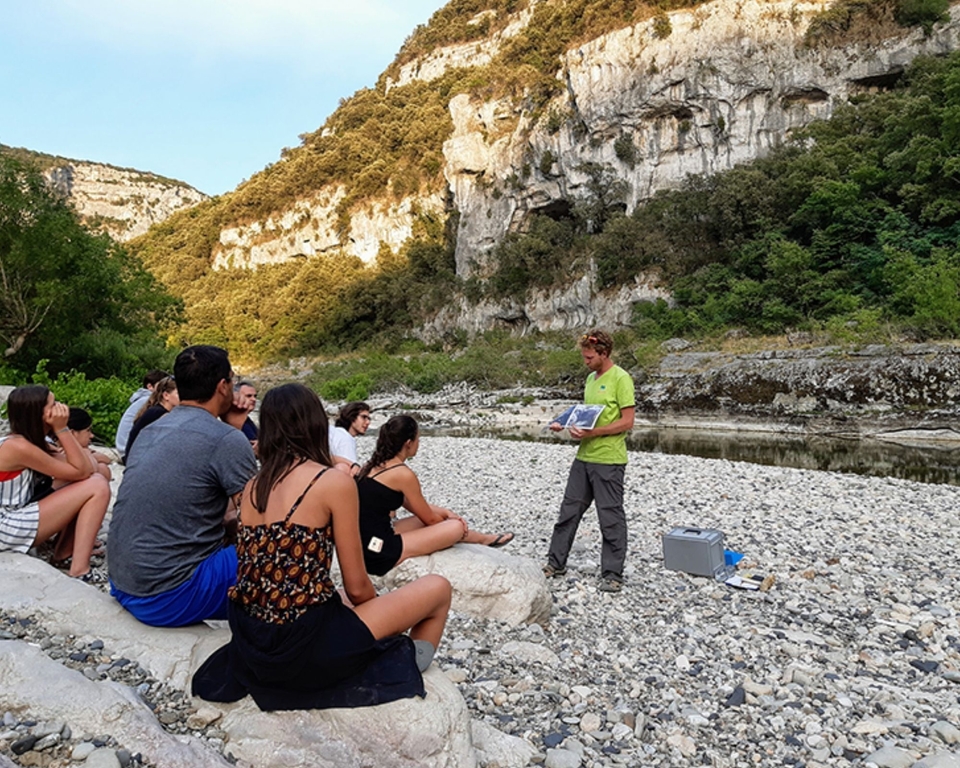 Photo Animation nature dans la réserve naturelle des gorges de l'ardeche bivouac de gournier